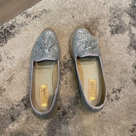 Silver sequin pointed toe espadrilles with silver leather tassels - Picture 5 of 7